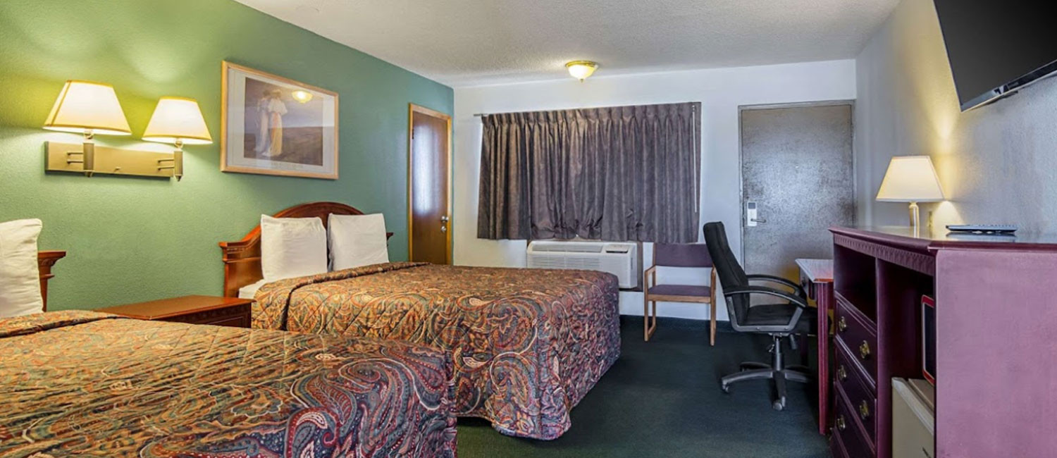 Enjoy Spacious and Comfortable Guestrooms